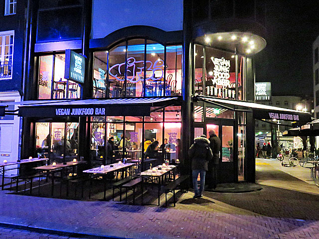 Vegan Junk Food Bar @ Reguliersdwarsstraat